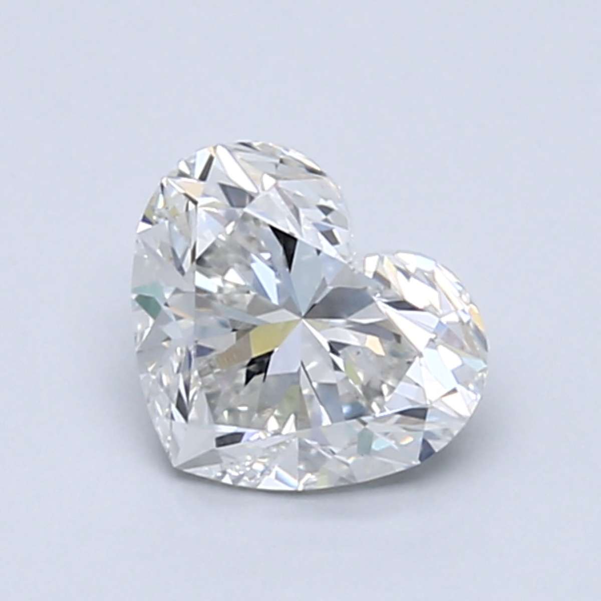 Heart 1.03 Carat G Color VS2 Clarity For Sale