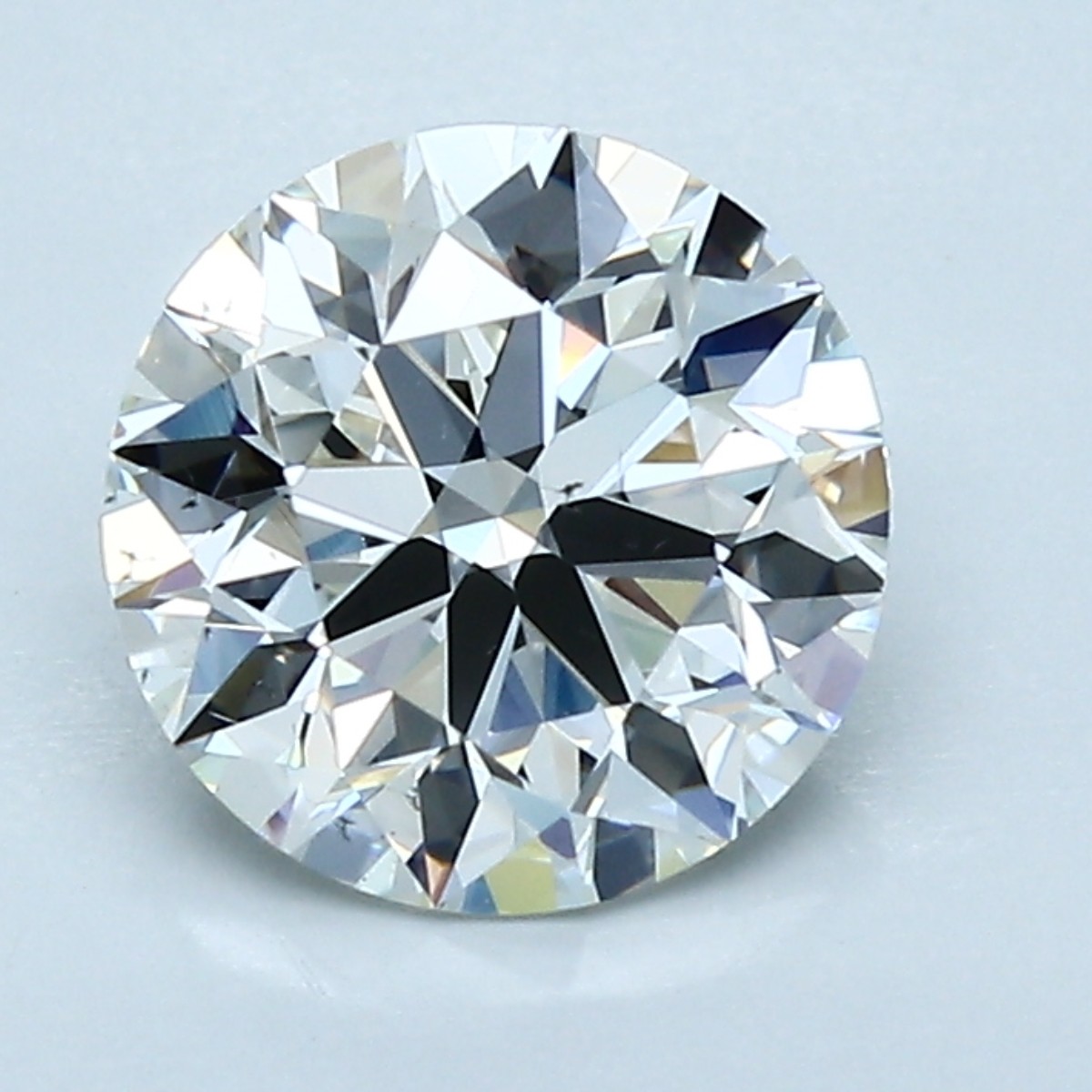 Round 1.71 Carat H Color VS1 Clarity For Sale