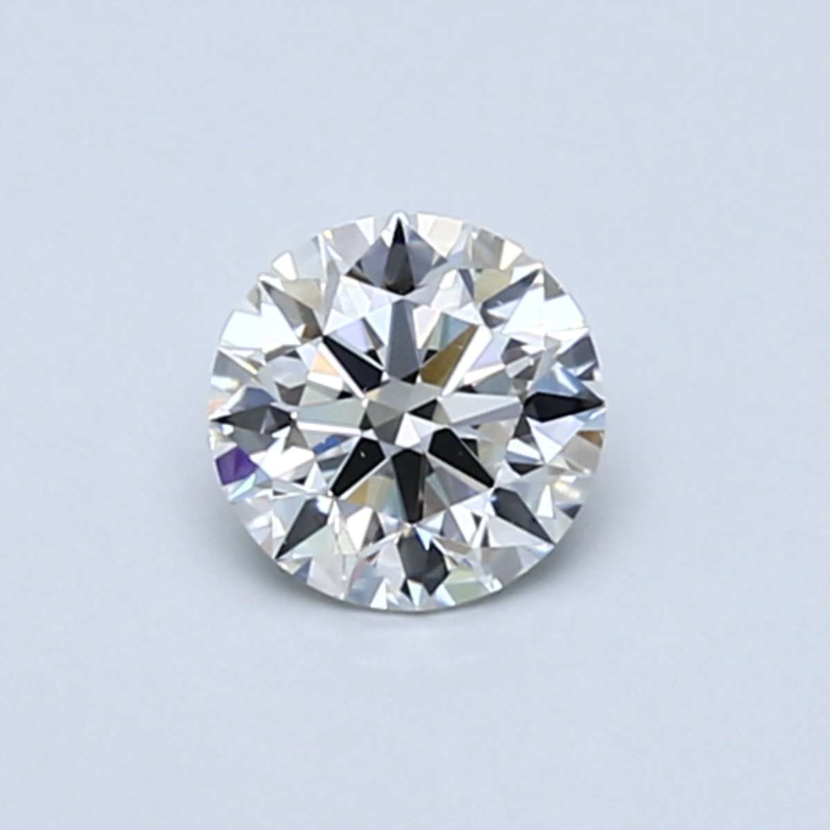 Round 0.5 Carat G Color VS2 Clarity For Sale