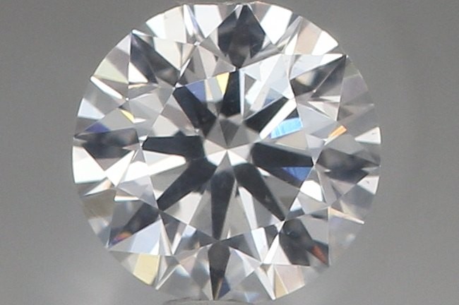 Round 0.57 Carat G Color SI2 Clarity For Sale